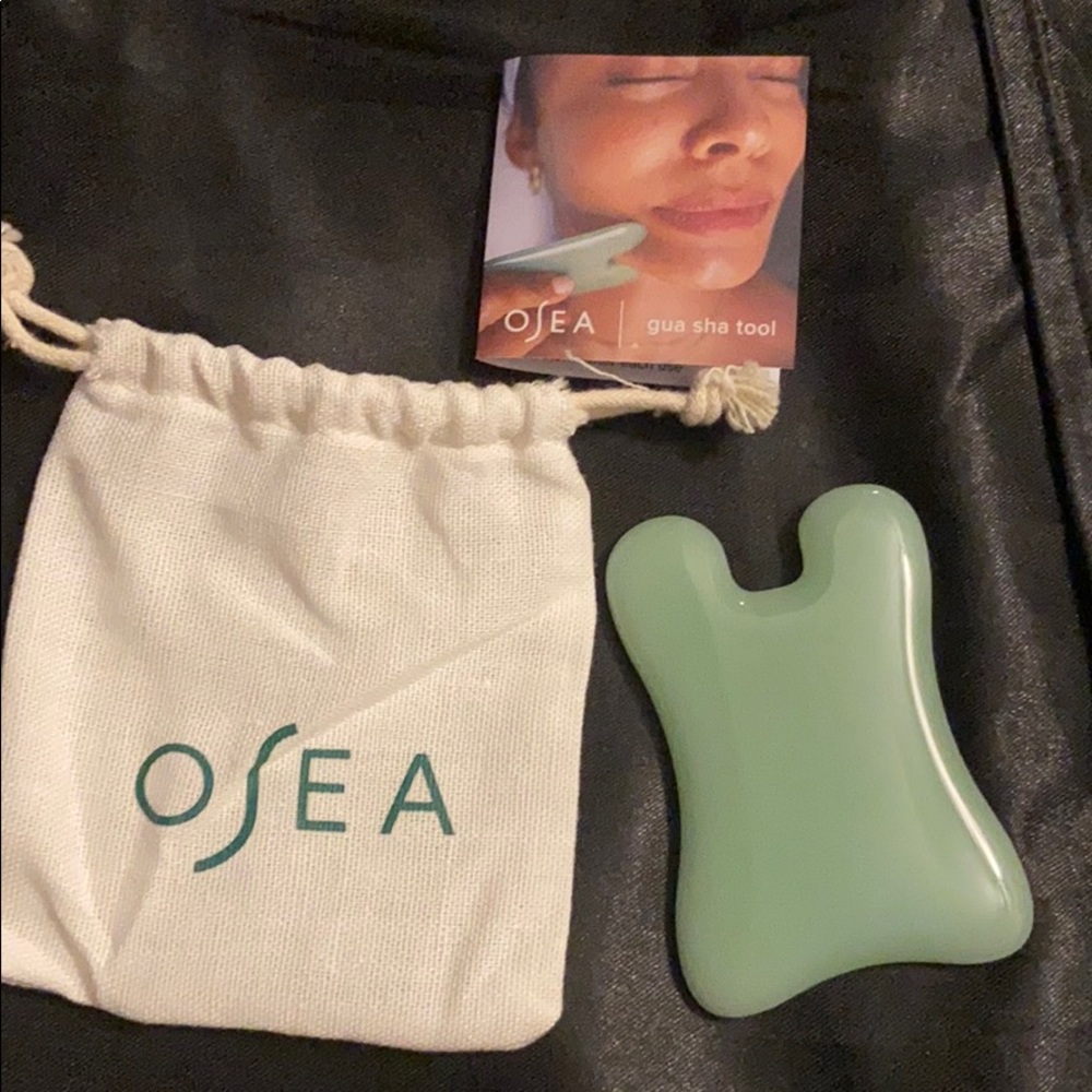 BN Osea gua sha sculptor